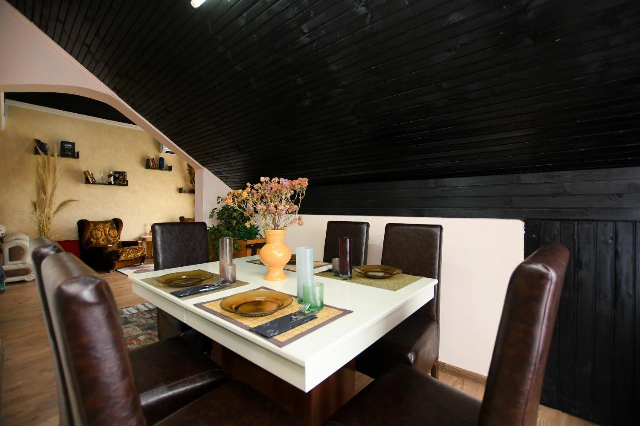 Apartman Pejovic คลาโดโว ภายนอก รูปภาพ